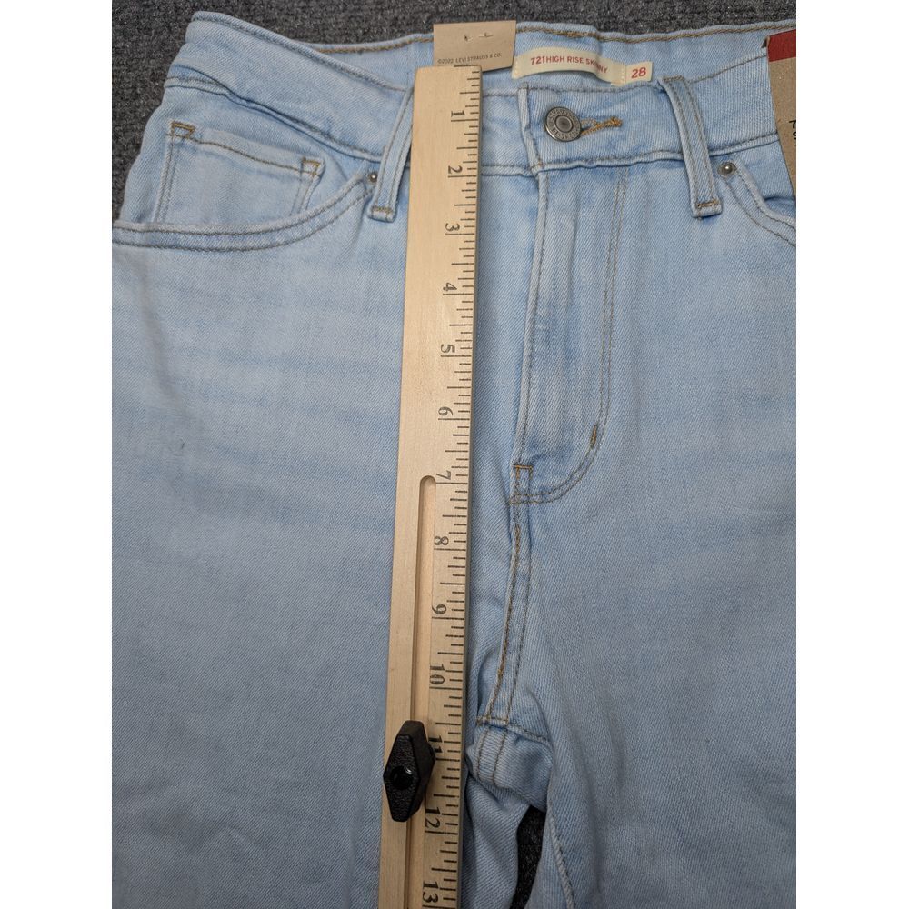 NWT Levi's 721 High Rise Skinny Light Wash Jeans Women's 28 W/ 32 L Hole Legs - Picture 5 of 10